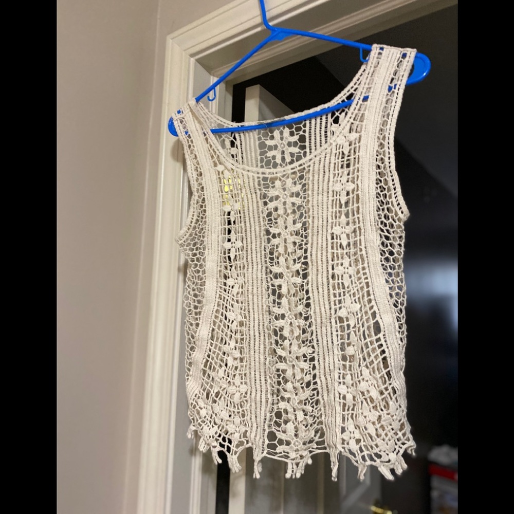 3 tops for 15$ deal Creme crochet top